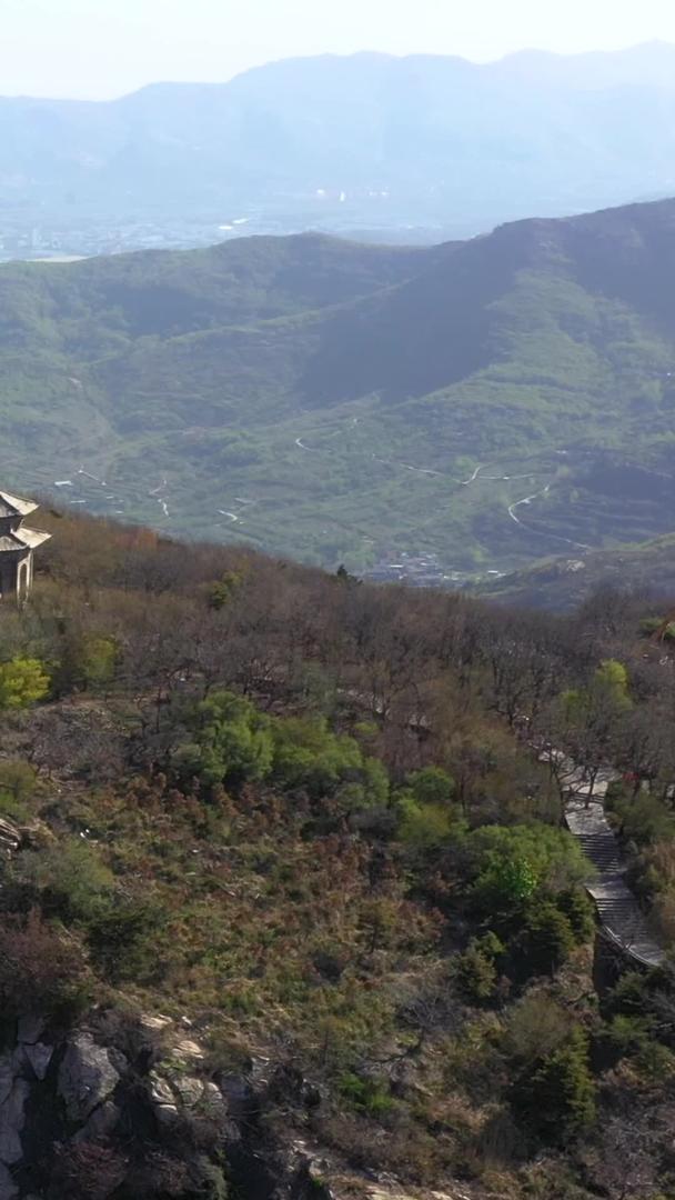 江苏最高峰花果山玉女峰航拍5A景区视频视频的预览图