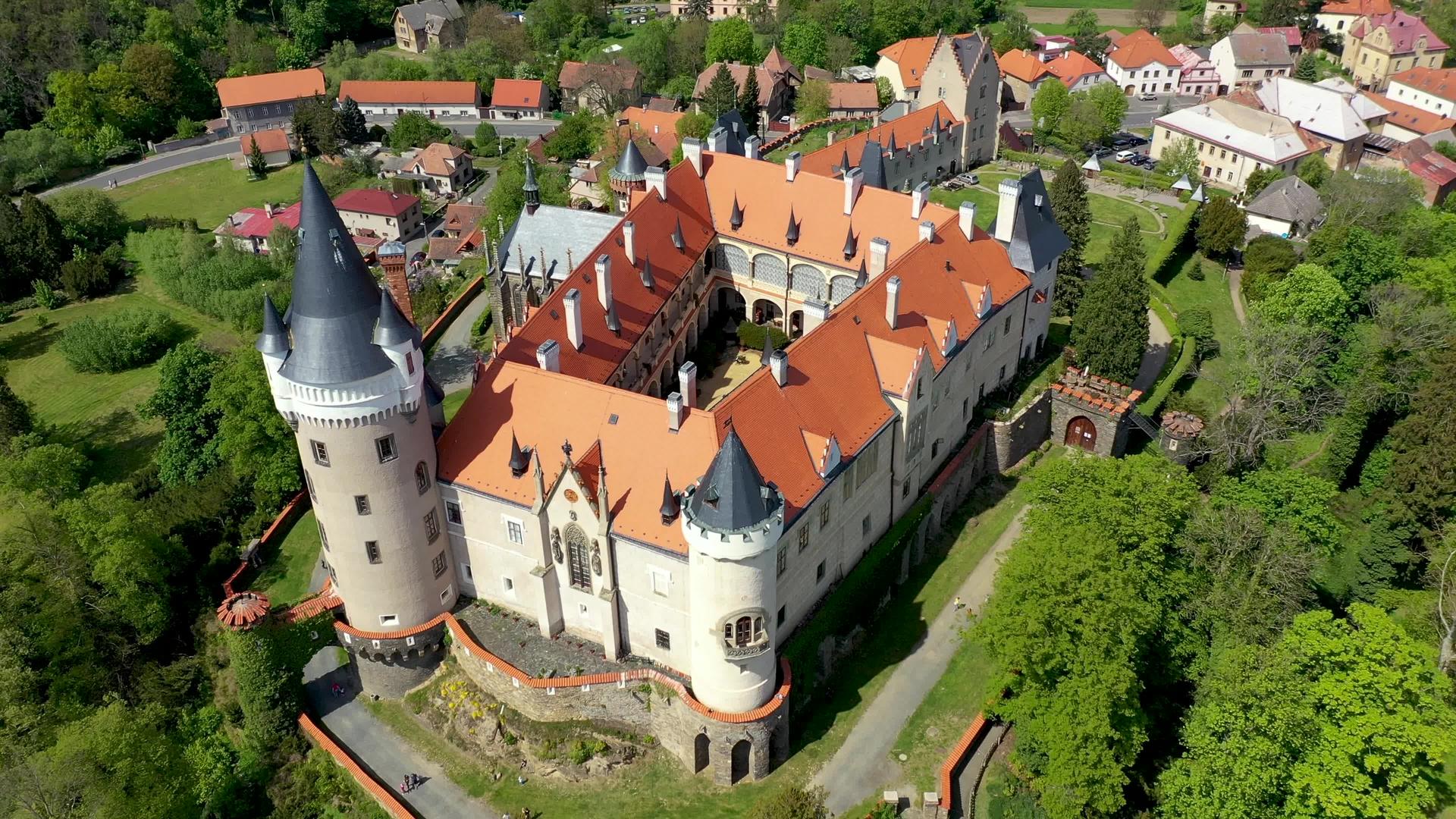 捷克中世纪城堡视频的预览图