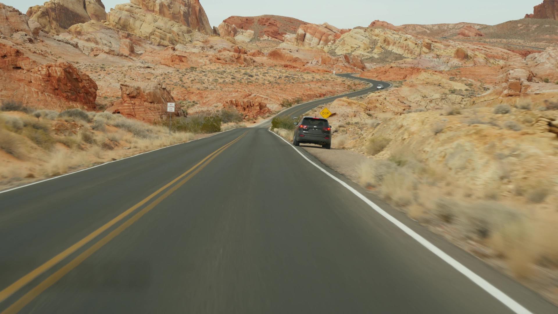 在美国内华达州拉斯维加斯的火谷驾车视频的预览图