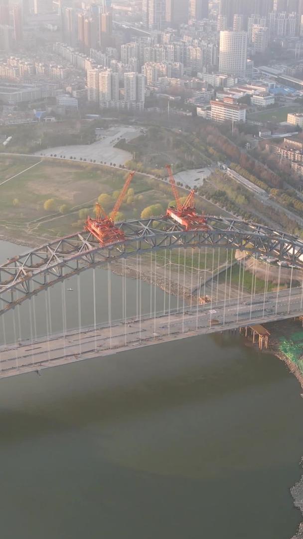 航空城市在建中的桥梁交通材料视频的预览图