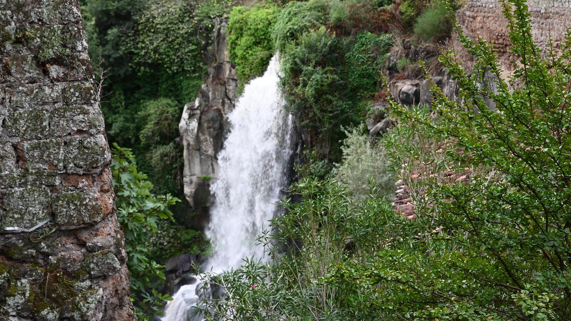 拉齐奥地区瀑布视频的预览图