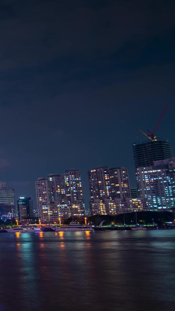 黄浦江摄影延迟了上海北外滩城市照明大楼夜景视频的预览图