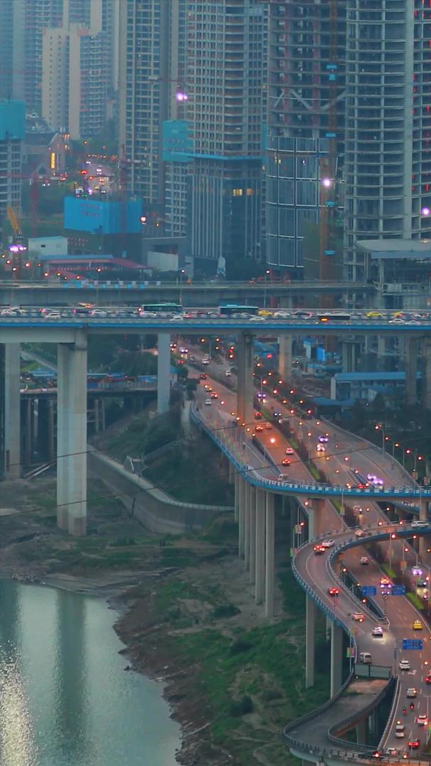 重庆居民区立交桥日夜转夜视频的预览图