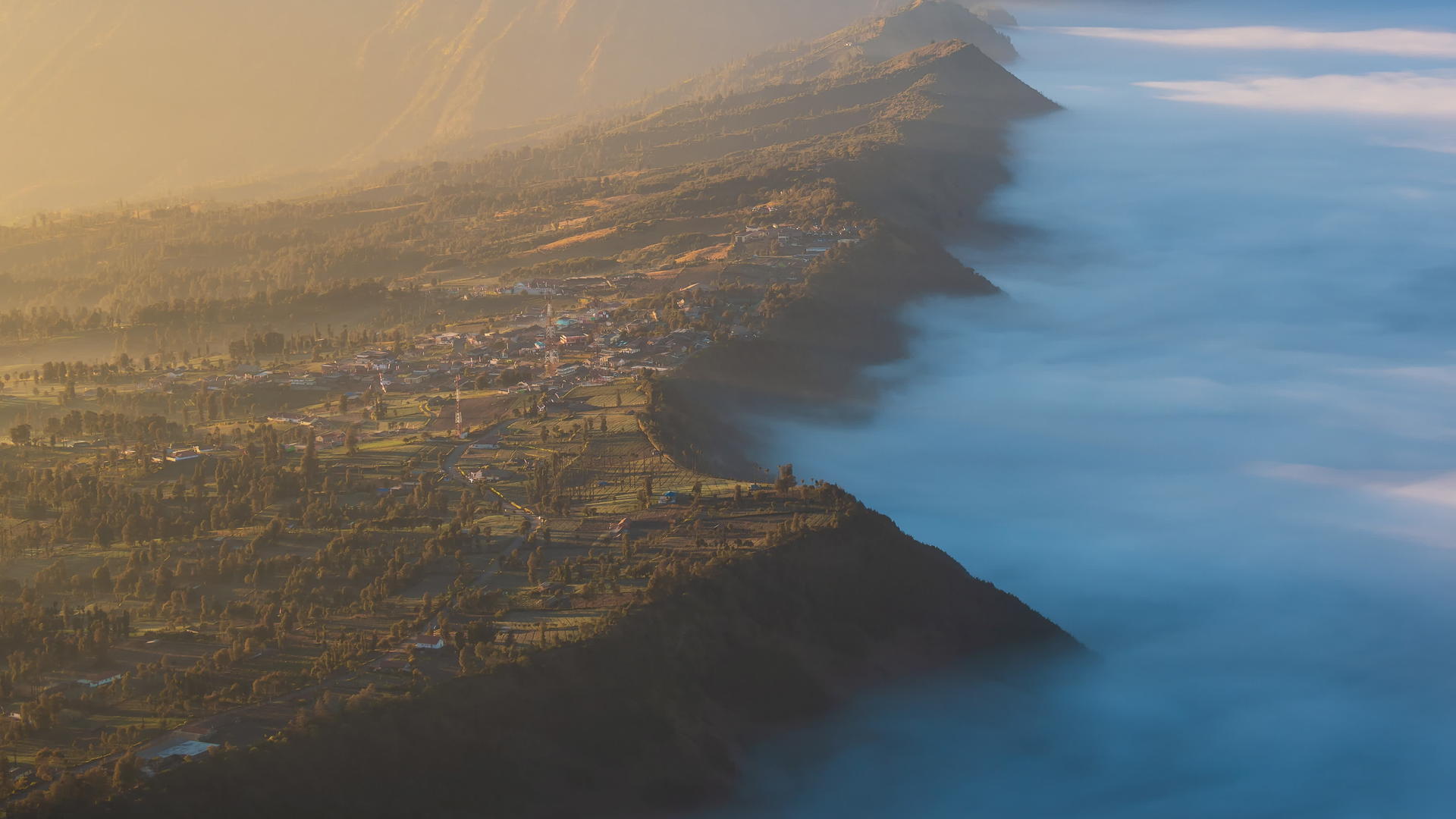 美丽的悬崖边村庄阳光和雾气东雅瓦的标志性旅行地点因为多尼西亚(恢复)视频的预览图