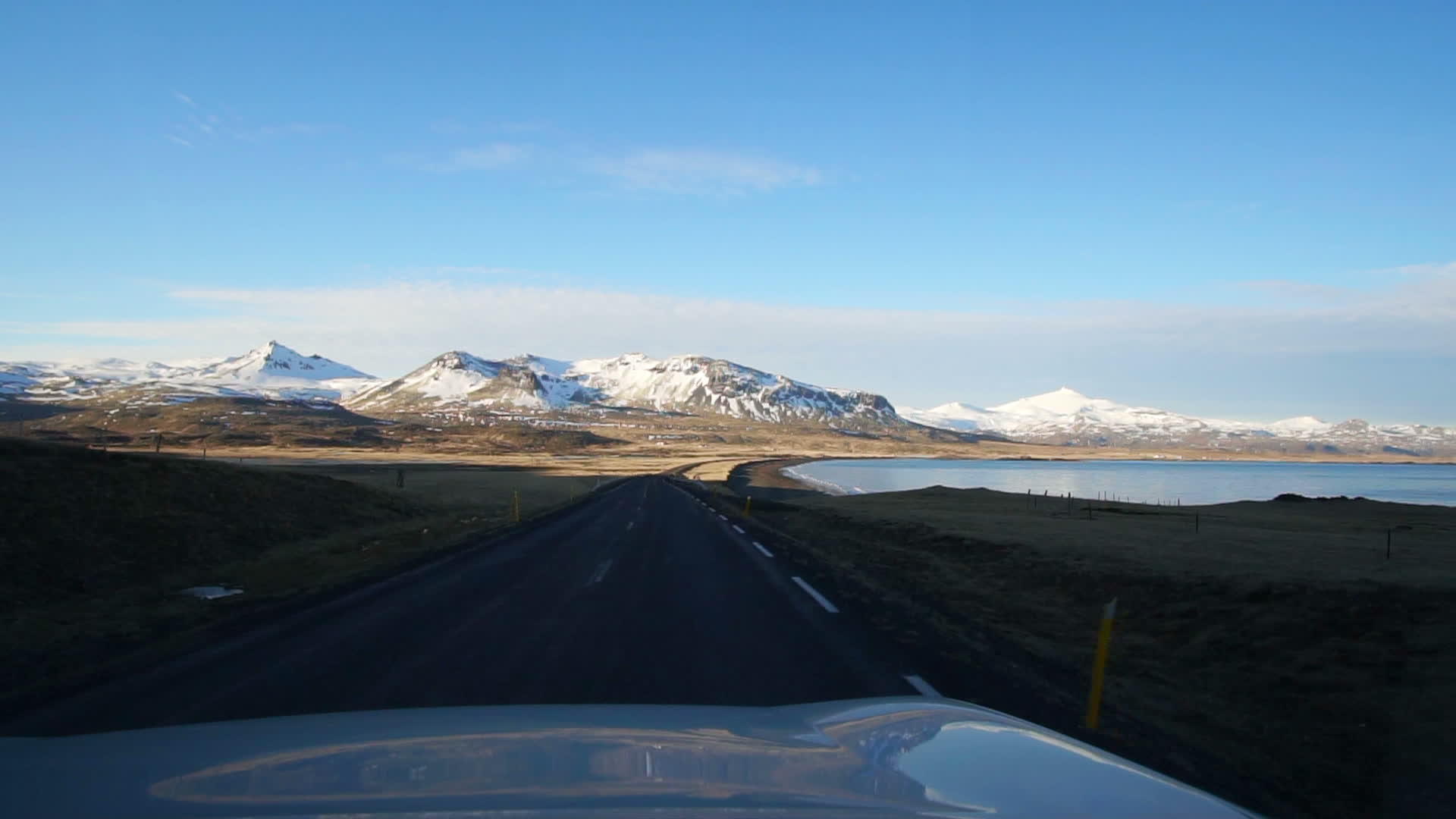 冰上公路风景宁静的山脉和天空视频的预览图
