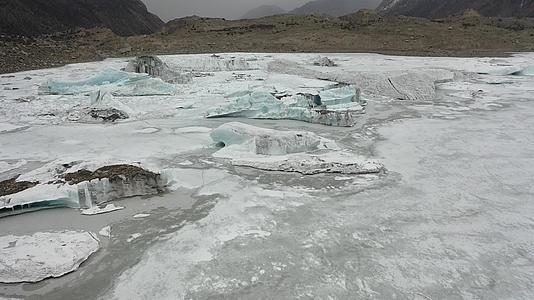 西藏来古冰川航拍视频的预览图