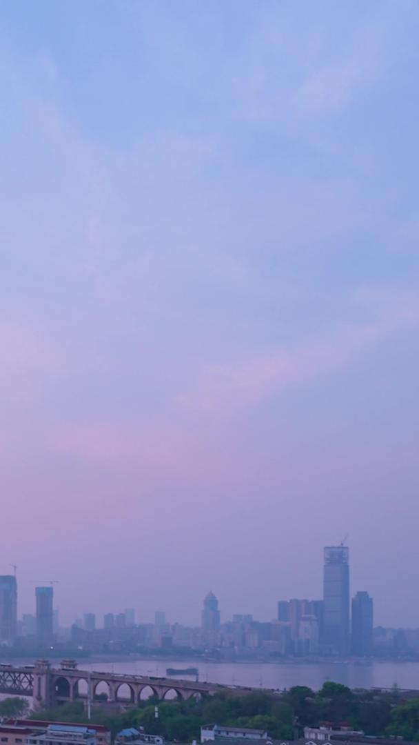 延时摄影航拍城市夕阳夕阳天空长江江景街景素材视频的预览图