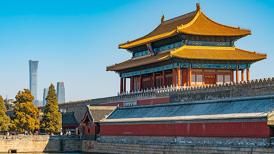 8K震撼延时北京故宫古迹远眺国贸大厦城市阳光视频的预览图