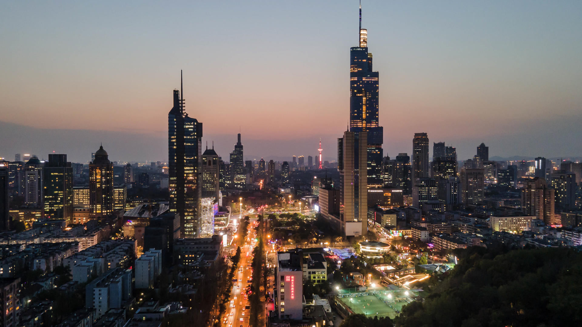 4K航拍南京地标紫峰大厦电视总台夜景延时摄影视频的预览图