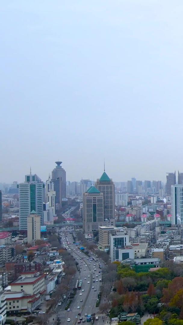 济南城市CBD地标建筑航拍视频的预览图