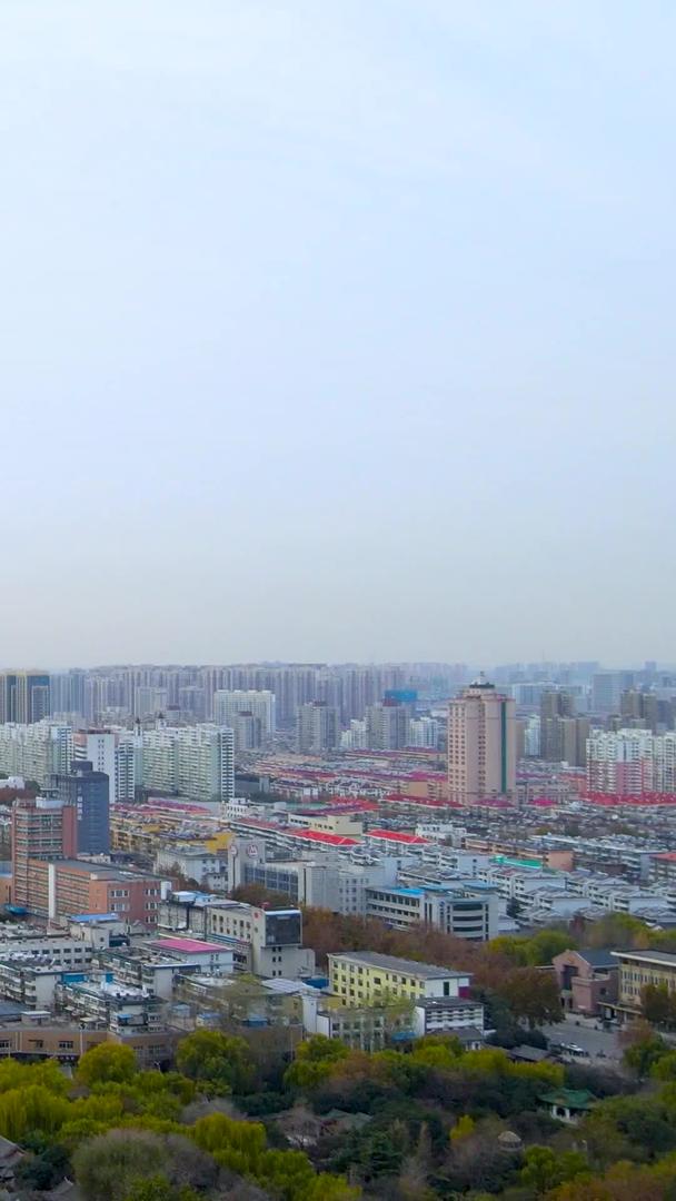 济南城市CBD地标建筑航拍视频的预览图