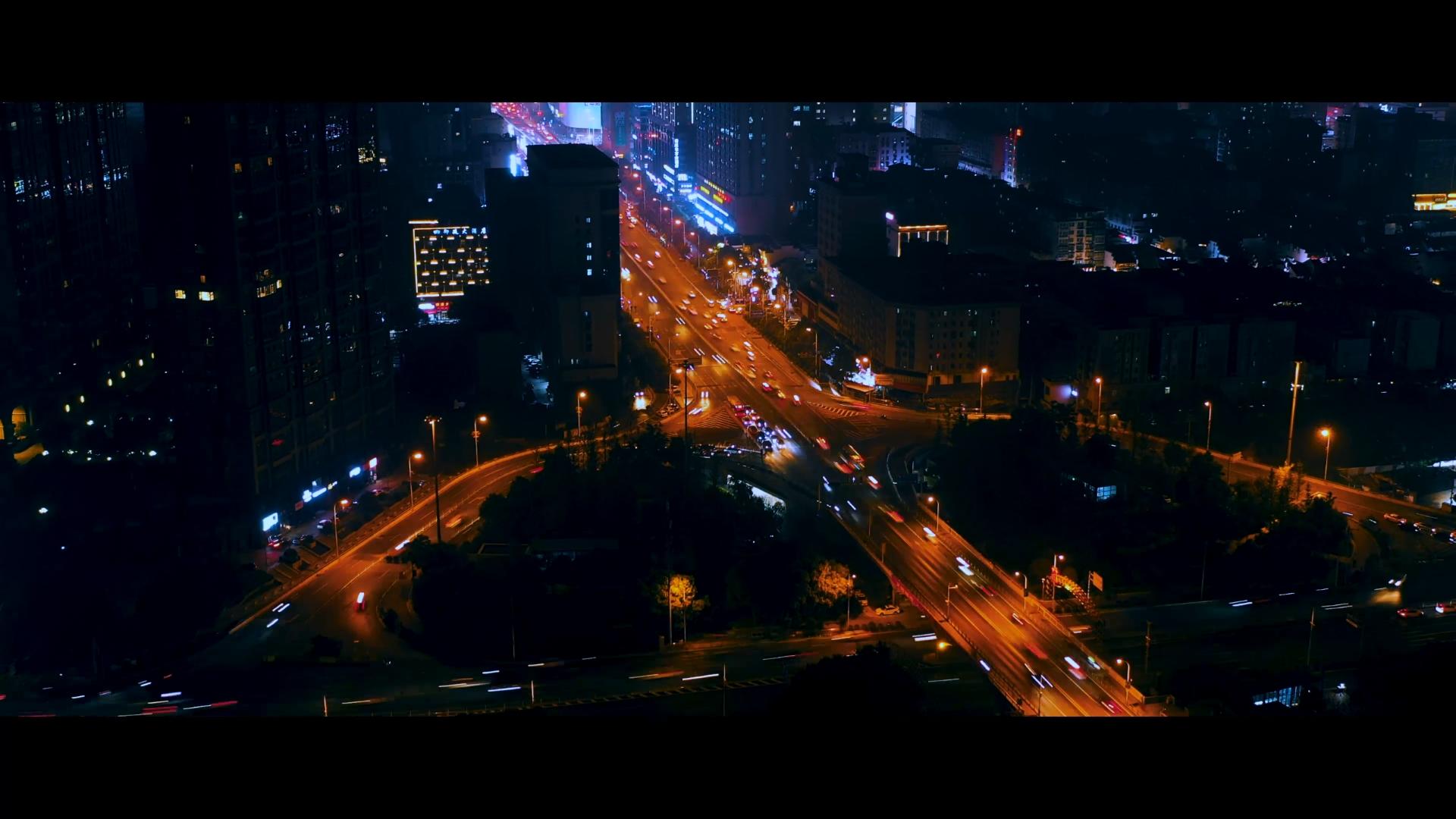 航拍长沙市中心五一大道橘子洲大桥视频的预览图