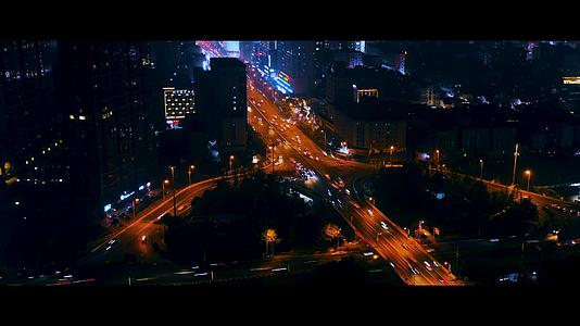 航拍长沙市中心五一大道橘子洲大桥视频的预览图