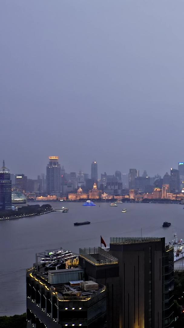上海北外滩航拍垂直上升视频的预览图