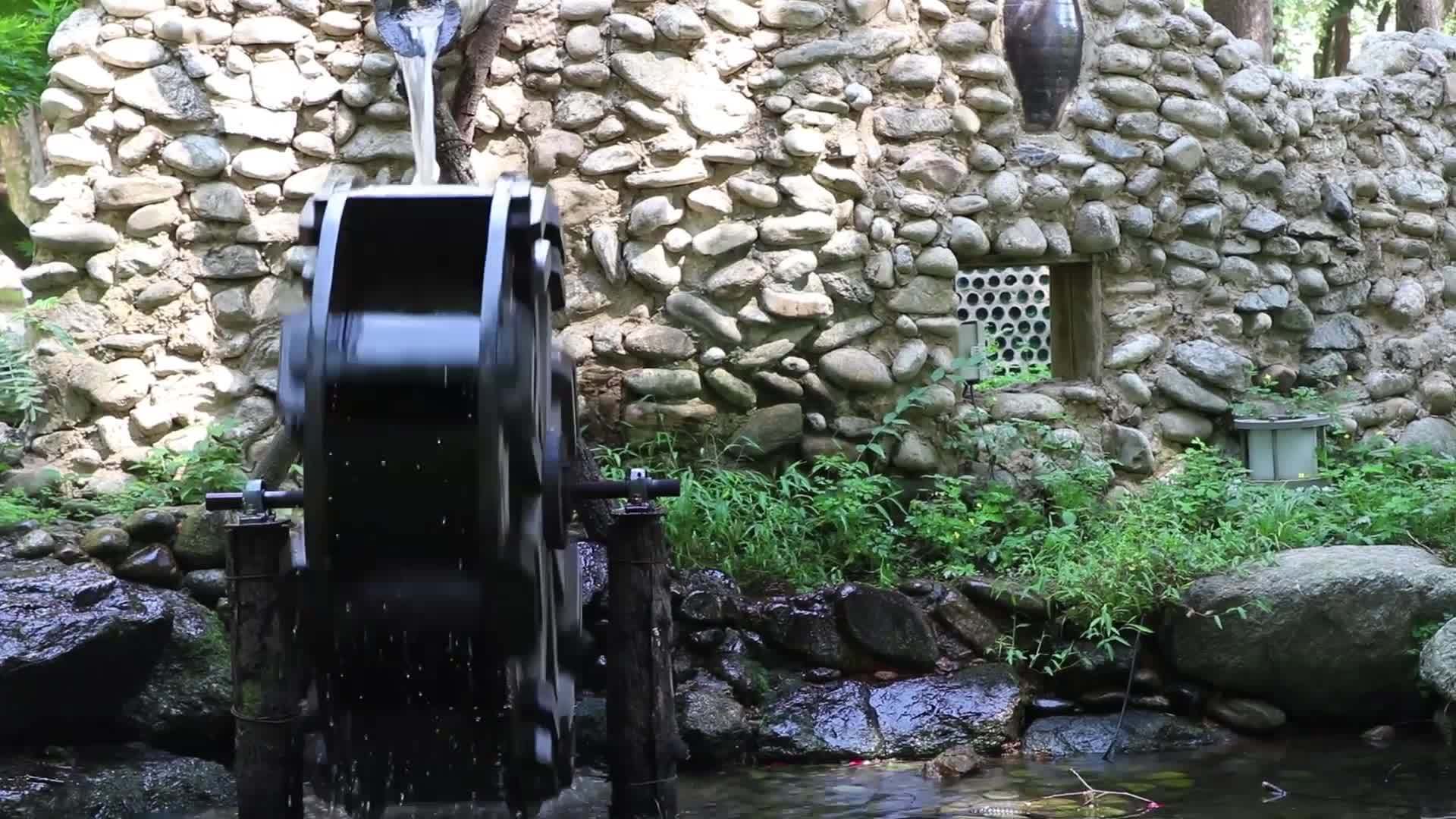 老式水轮或水磨机视频的预览图