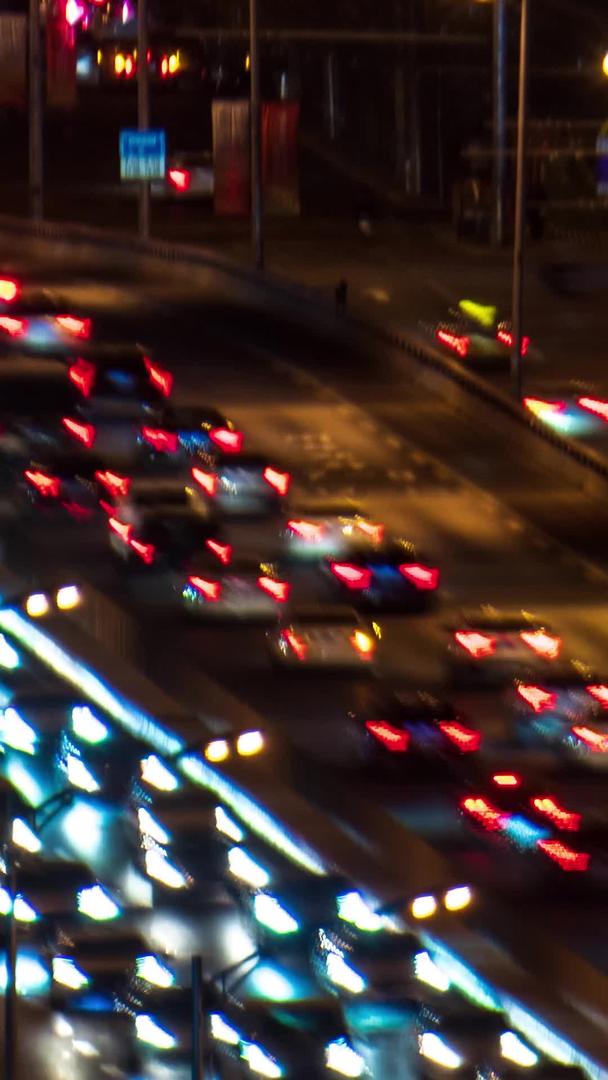 交通延迟在城市高峰期视频的预览图