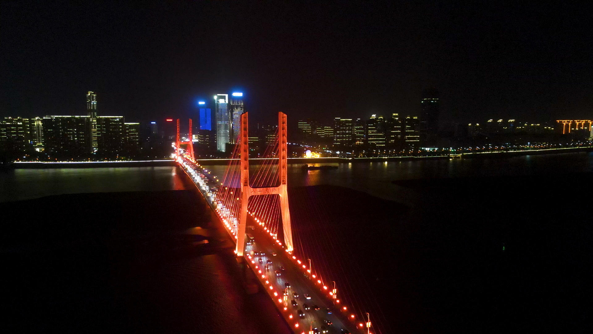 4K航拍南昌八一大桥夜景视频的预览图