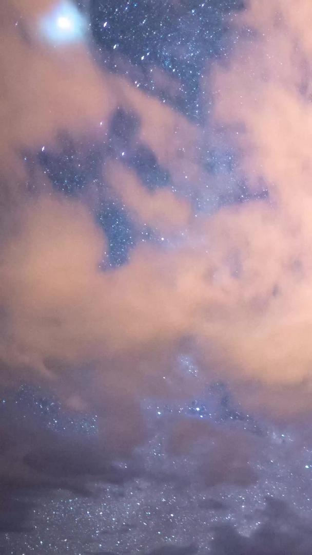 延迟高海拔夜景星空银河素材视频的预览图