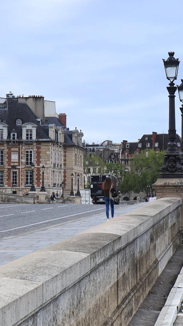 法国巴黎城市街道街景实拍视频集合视频的预览图
