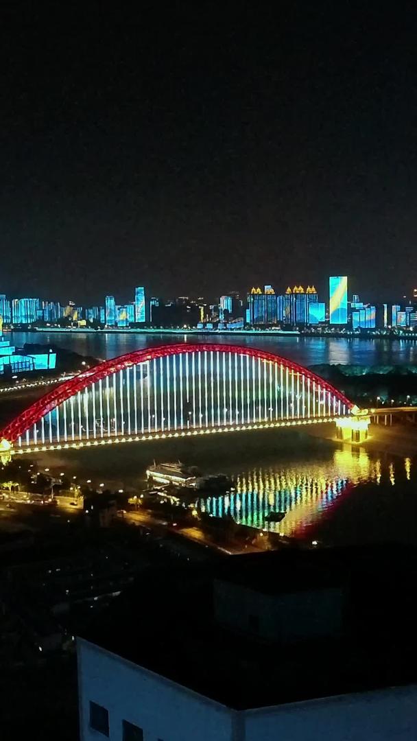 武汉市长江城市灯光秀视频的预览图