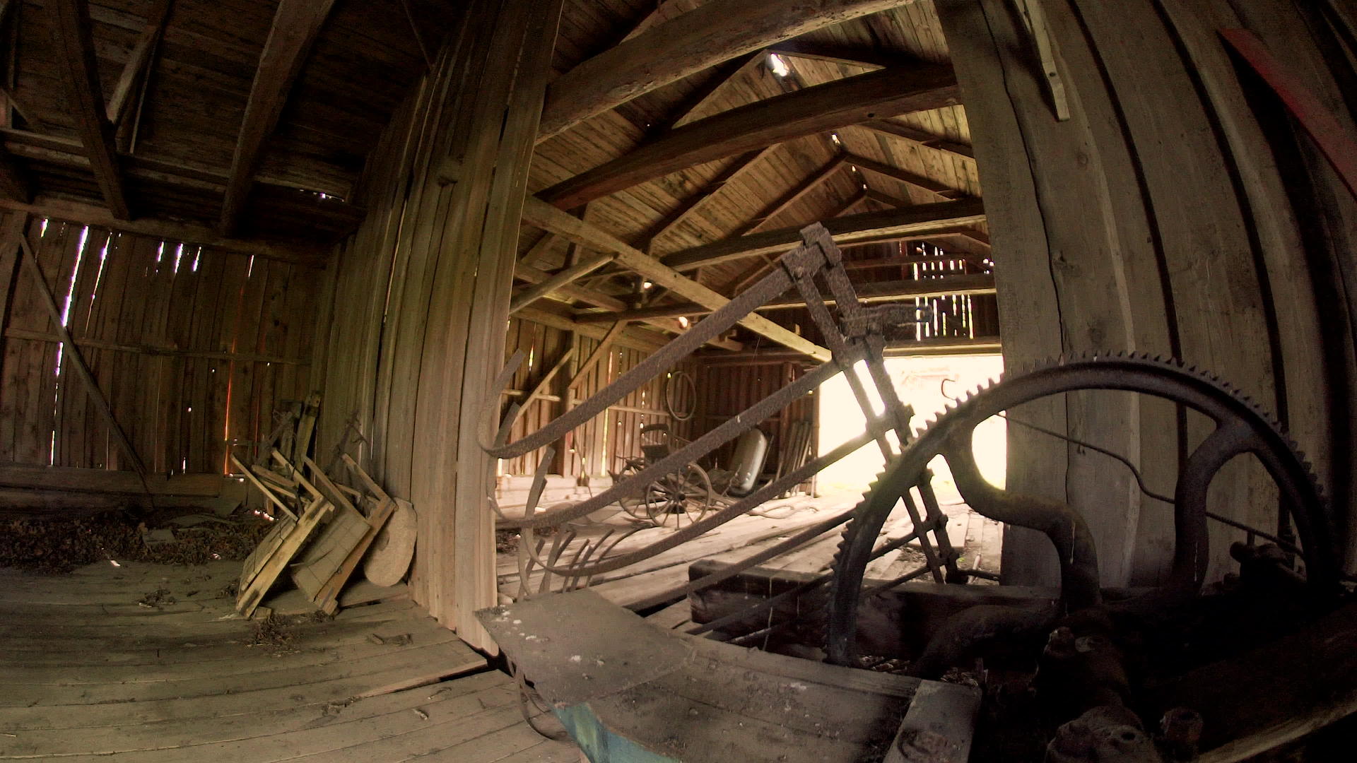 废弃的废弃工具棚谷仓视频的预览图