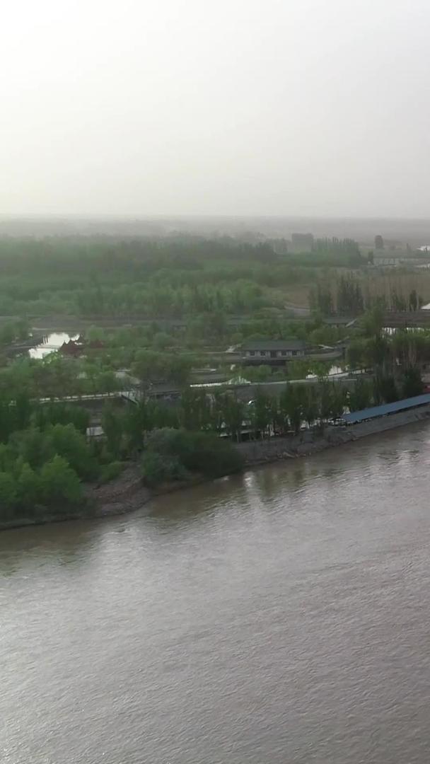 新疆塔里木河航拍视频的预览图