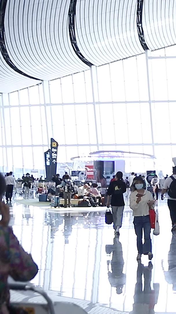 大兴机场旅客出行视频的预览图