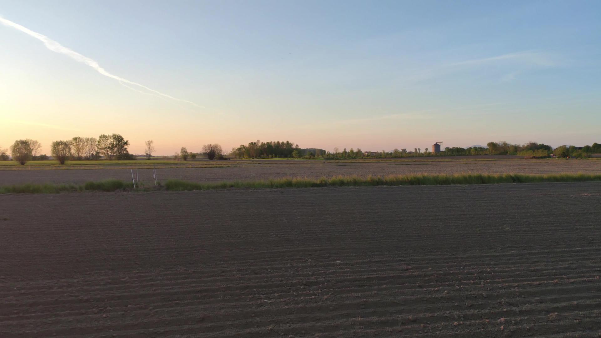 意大利农村地貌日落视频的预览图