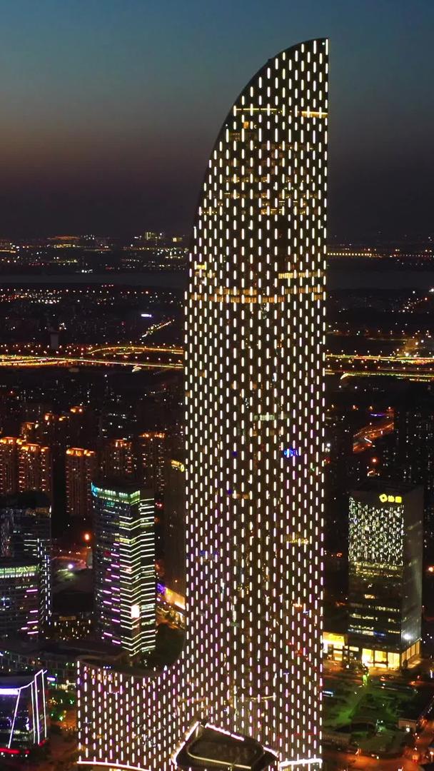 苏州圆融国际贸易大厦夜景材料视频的预览图