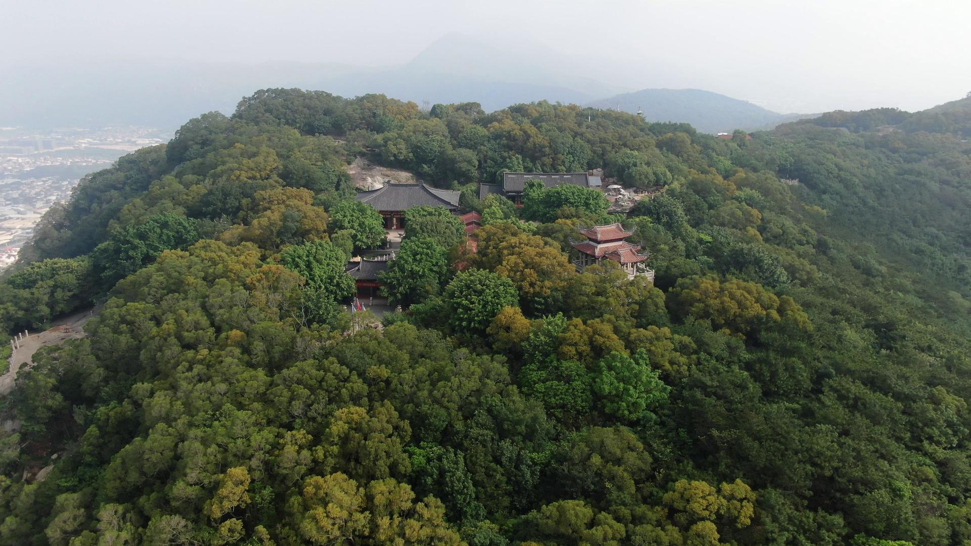 航拍福建泉州清源山5A景区南台寺视频的预览图