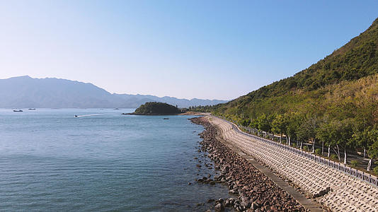 航拍广东惠州海景公园健身跑道4k素材视频的预览图