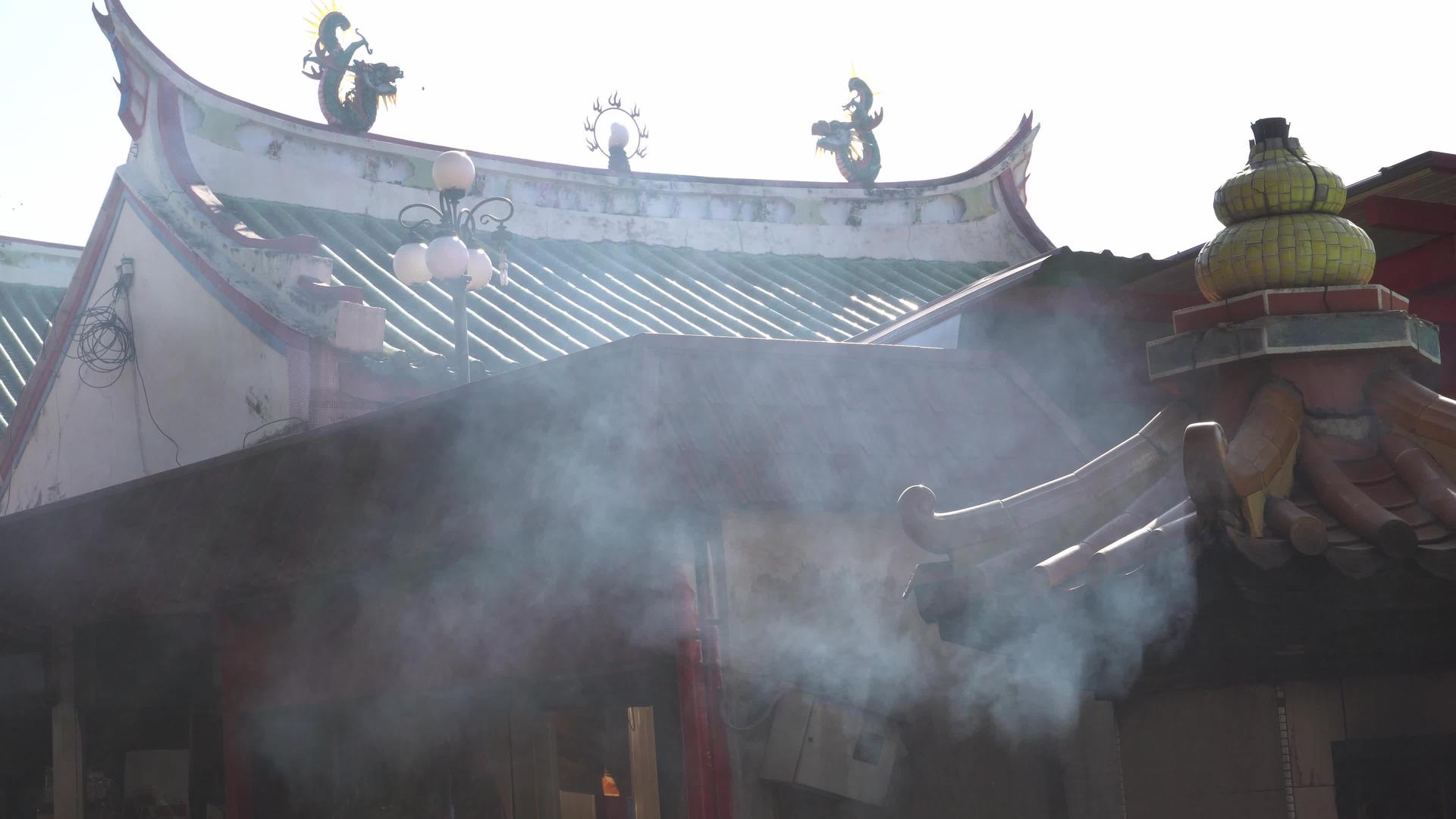 寺庙烧香视频的预览图