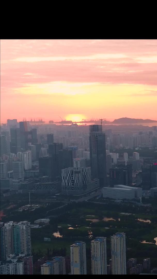 深圳深南大道航拍一线城市黄昏天际线视频的预览图