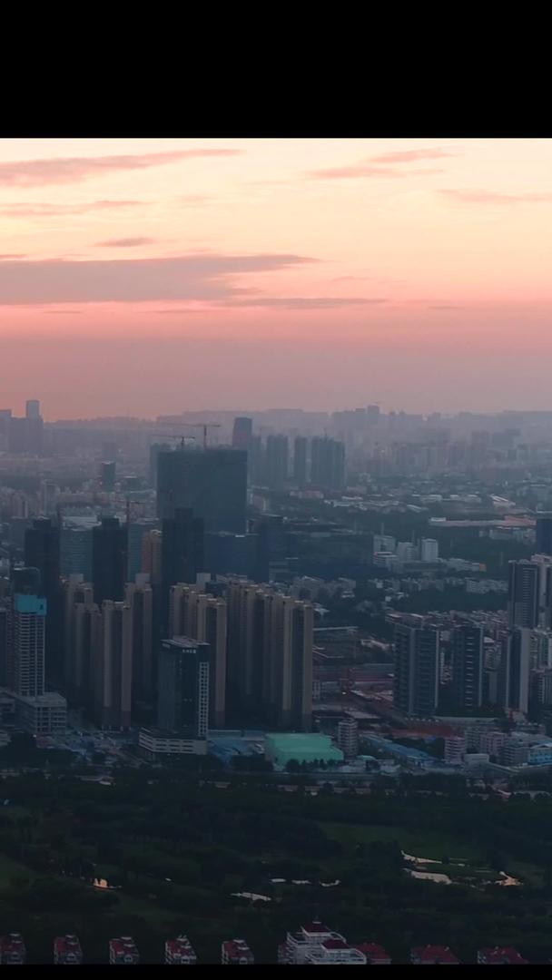 深圳深南大道航拍一线城市黄昏天际线视频的预览图