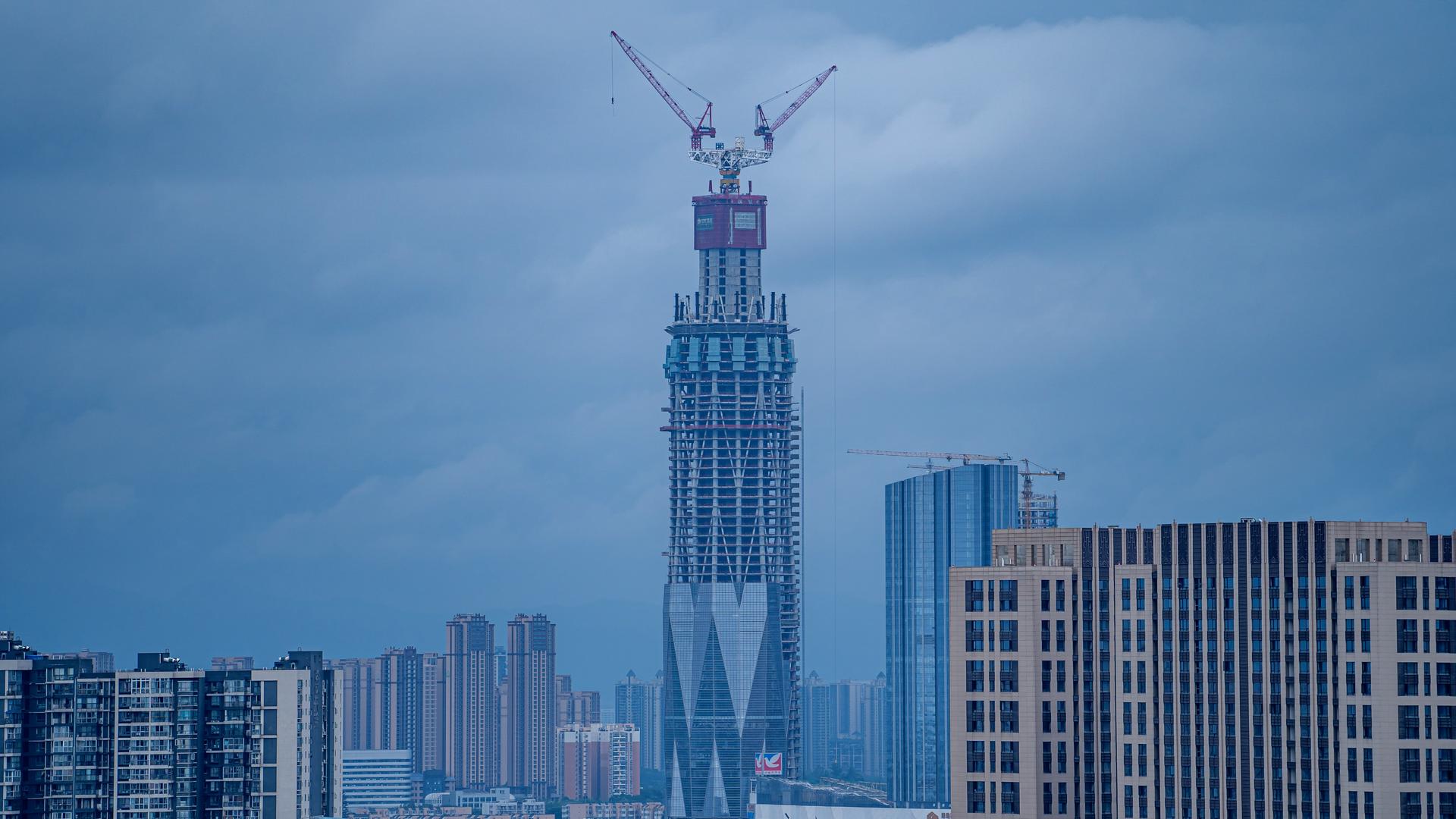 成都最高在建建筑蜀峰468延时云海视频的预览图