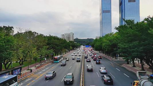 深圳城市CBD群交通主干道车流延时视频的预览图