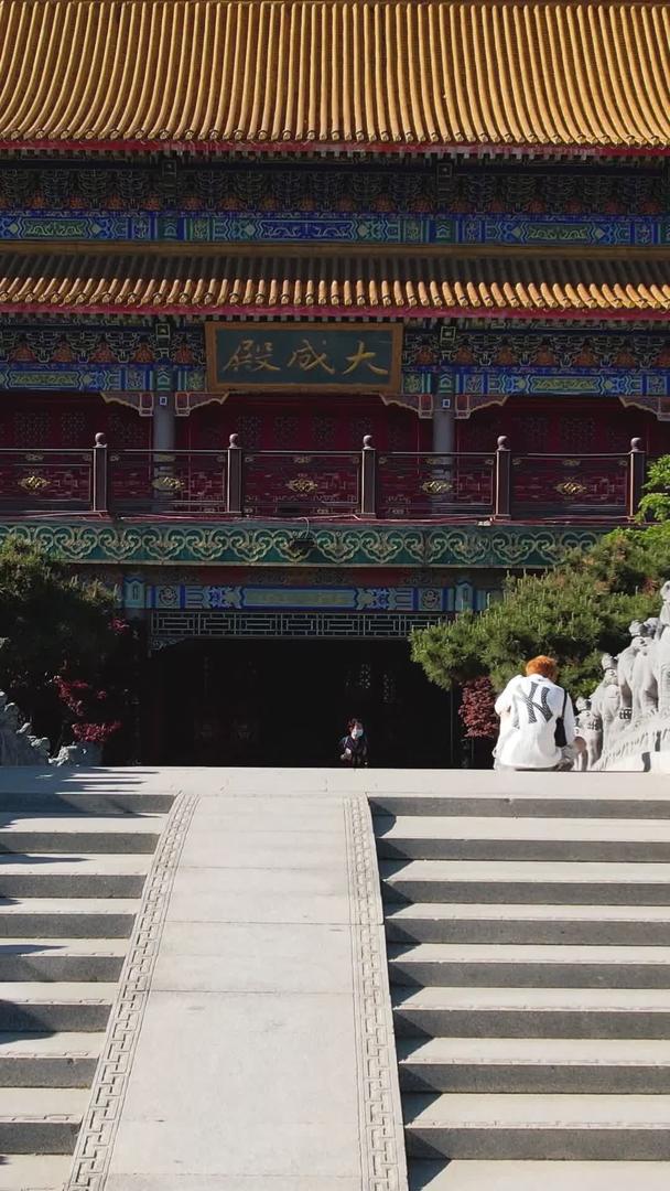 航拍5A蓬莱三仙山景区卧佛殿视频视频的预览图