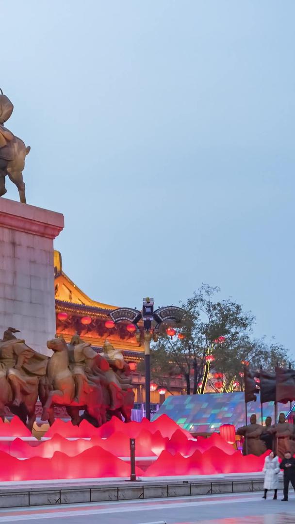 西安大唐不夜城雕塑冬日夜景大范围延迟视频的预览图