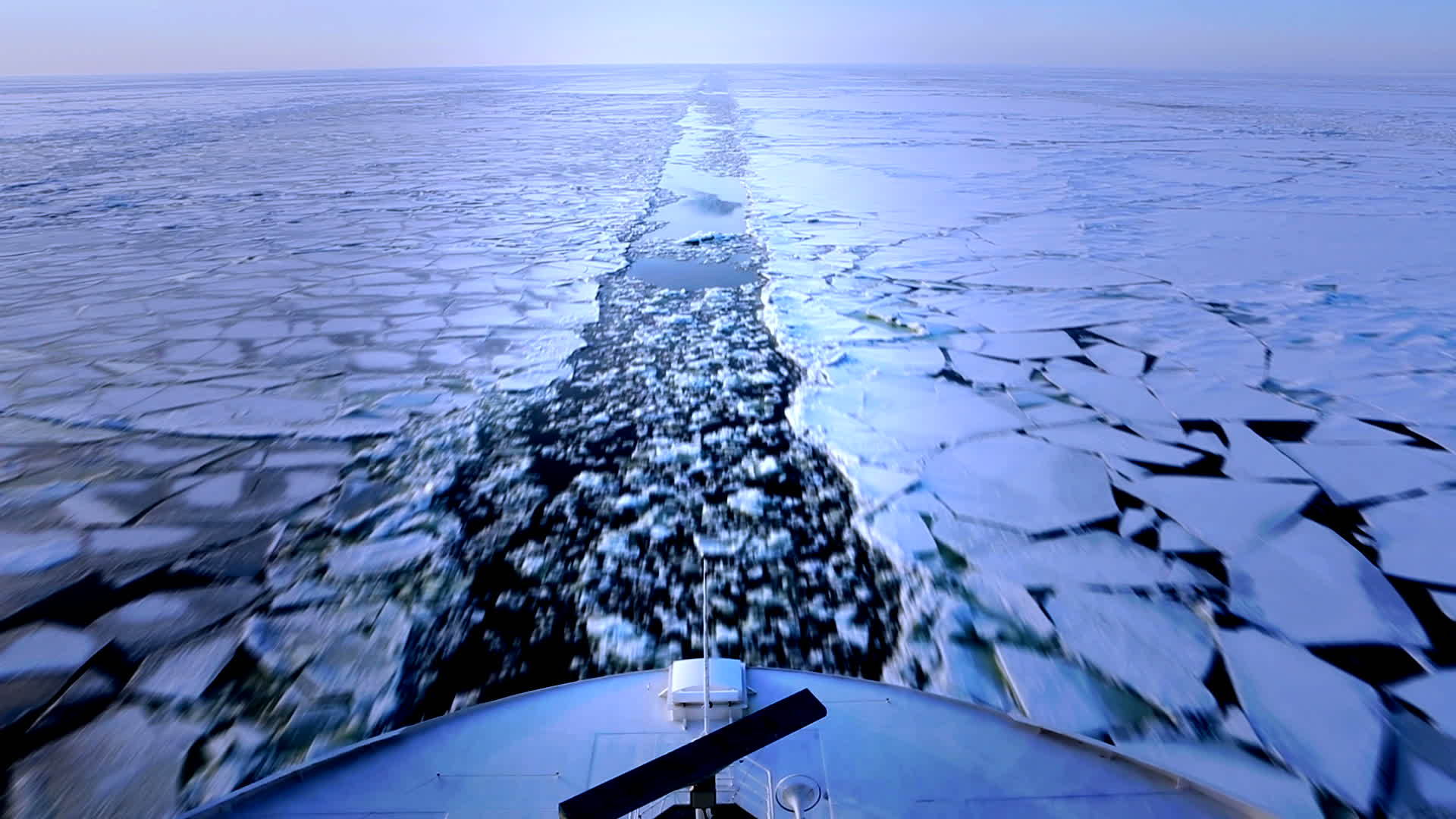 冬天的渡轮如履薄冰视频的预览图