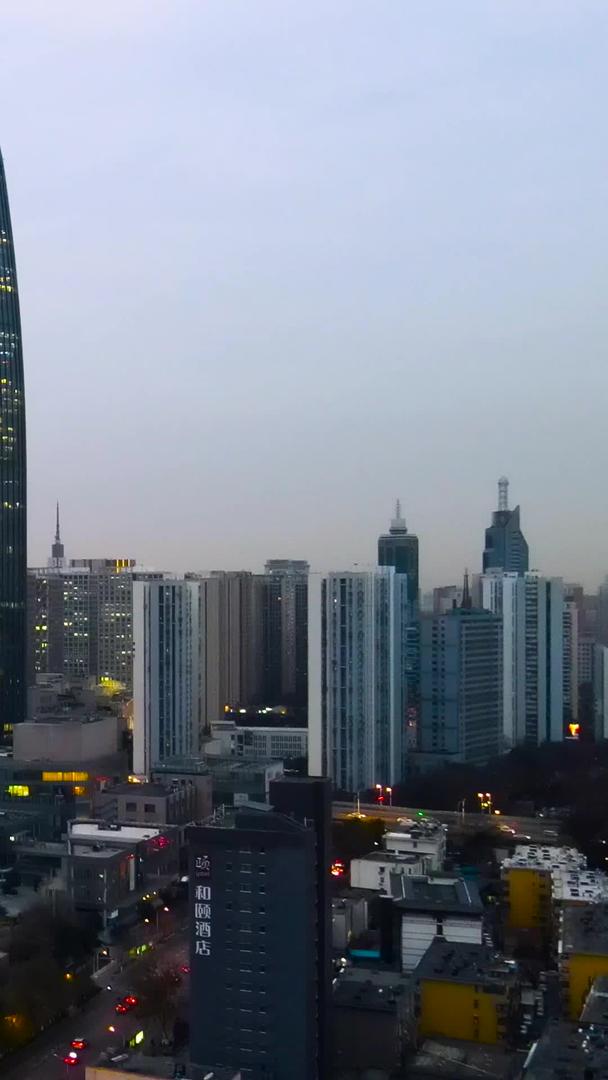 晚上济南城市天际线最高楼宇航拍视频的预览图