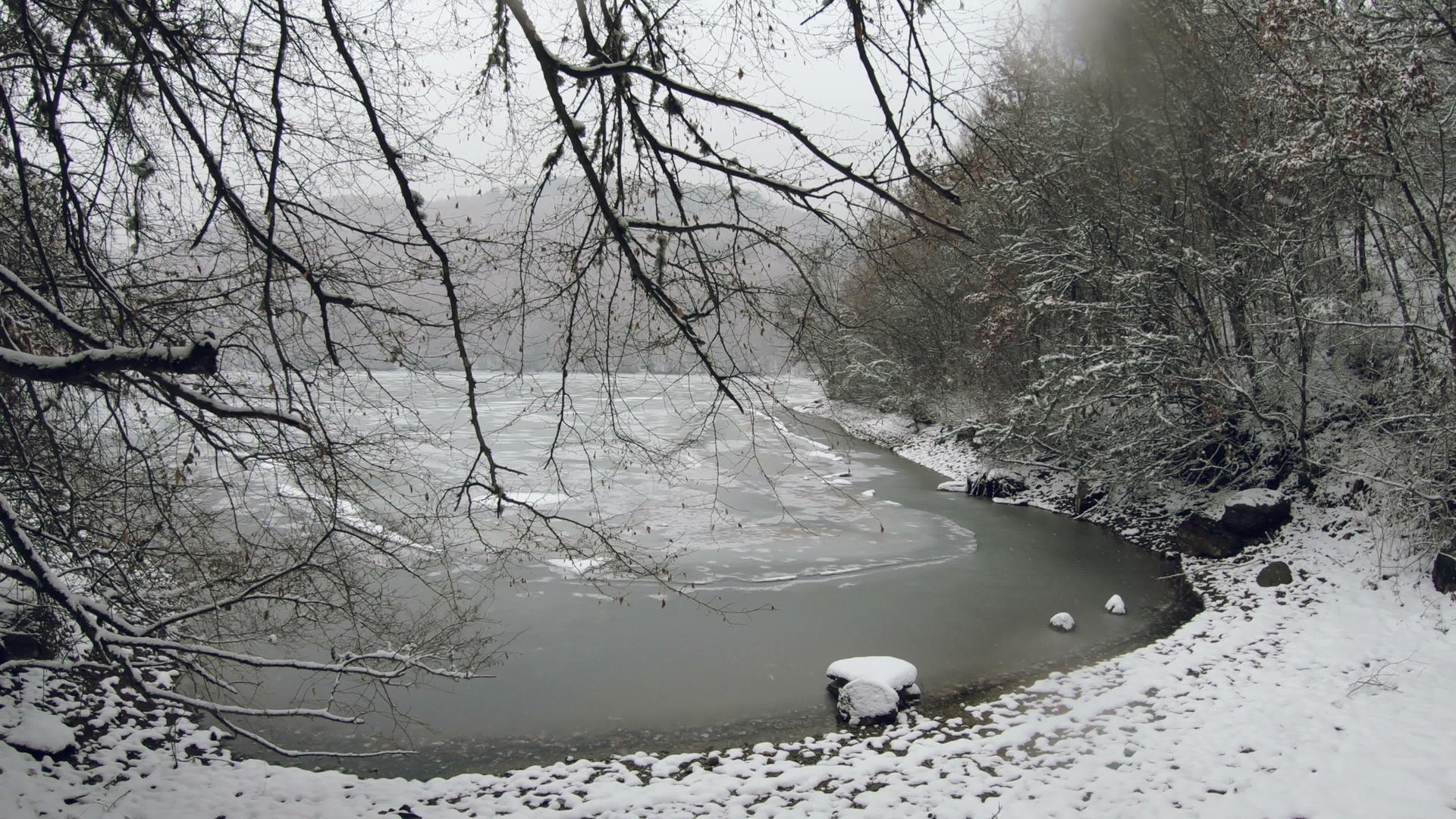 冬季湖景视频的预览图