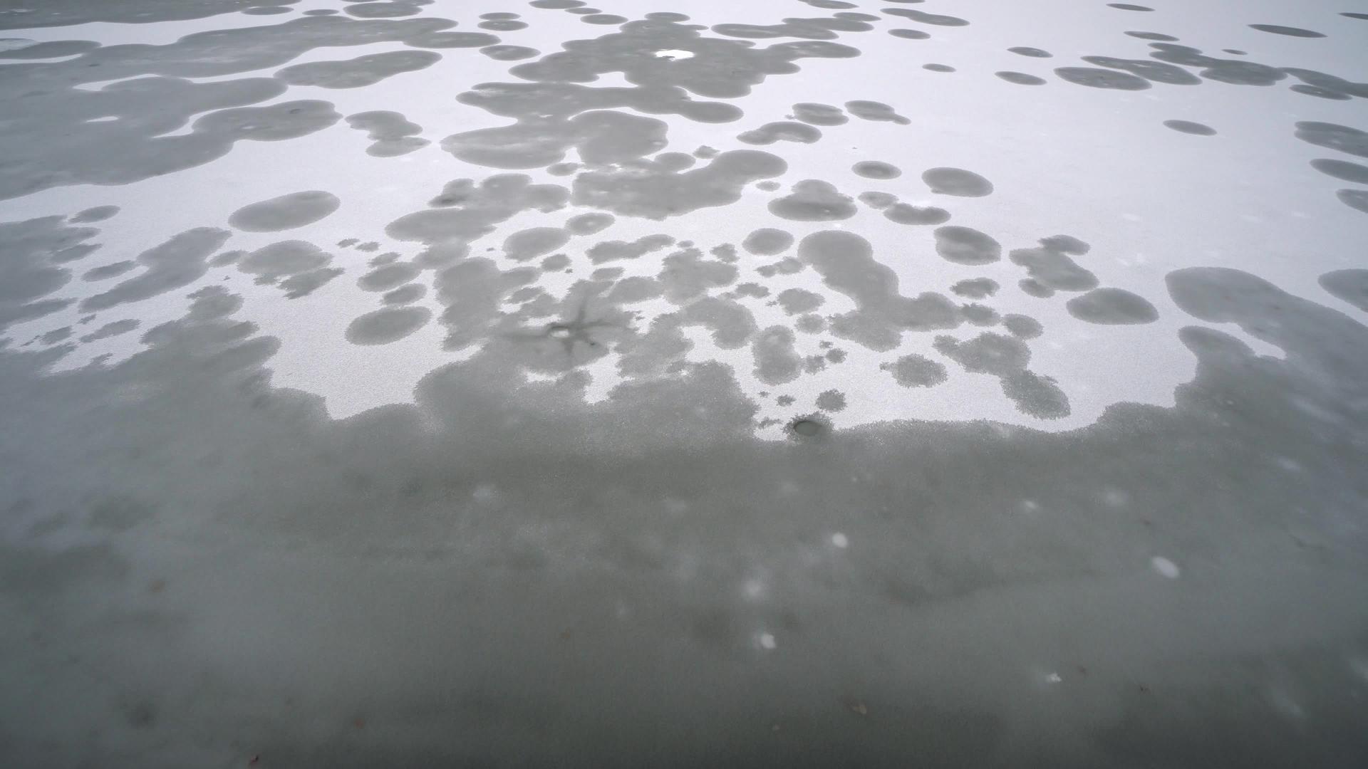 冰冻湖泊视频的预览图