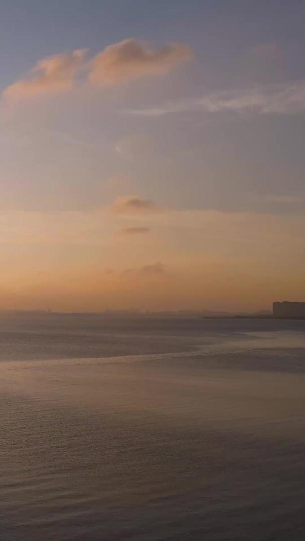 胶州湾在夕阳下航拍视频的预览图