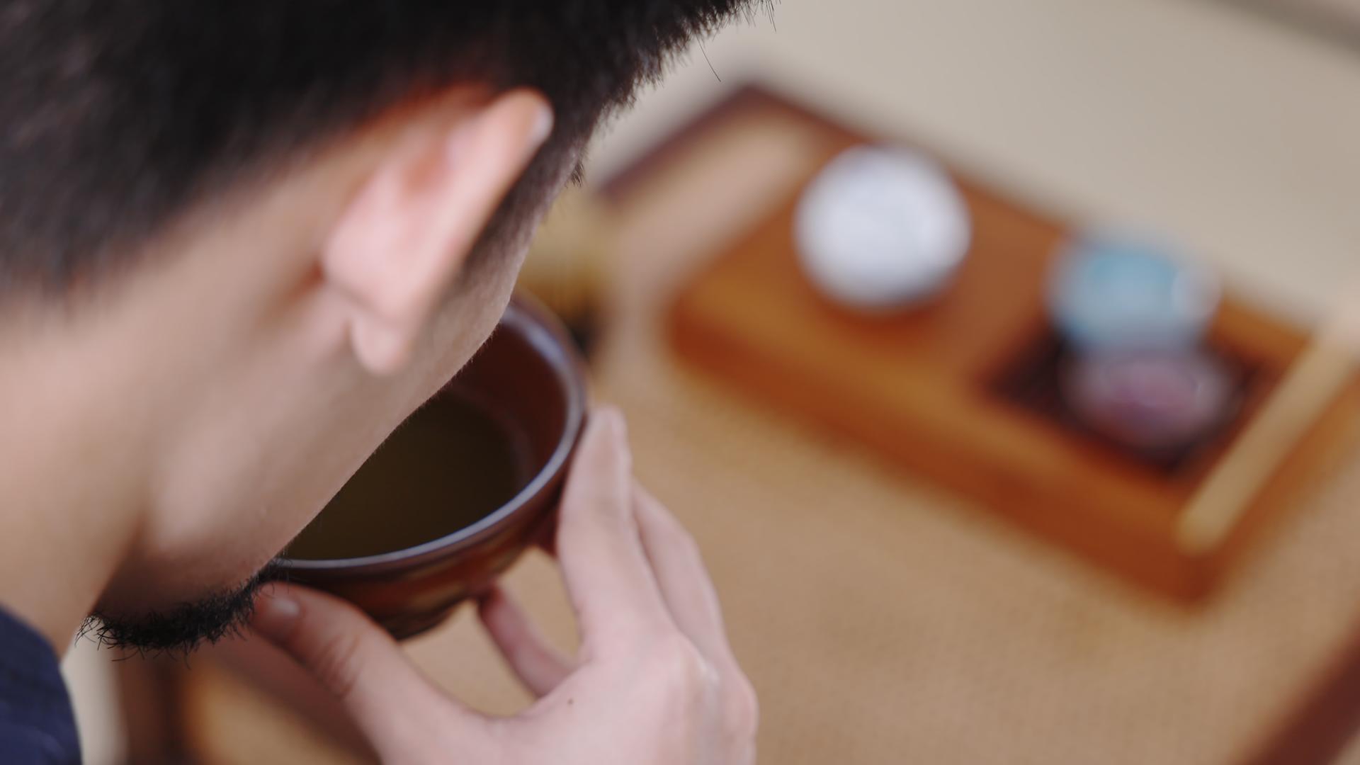 喝茶的茶艺师视频的预览图