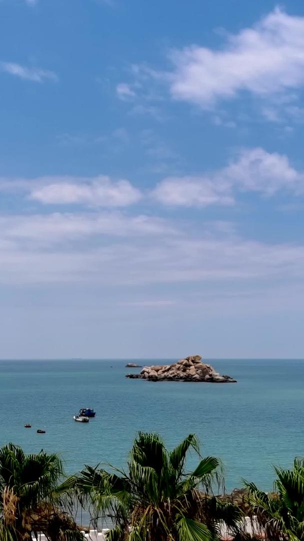 2-夏季大海蓝天白云实拍延时摄影视频的预览图