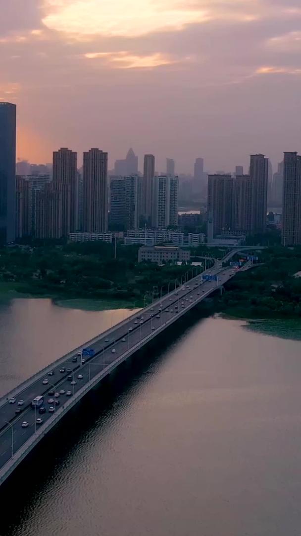 武汉沙湖大桥航拍日落延迟视频的预览图