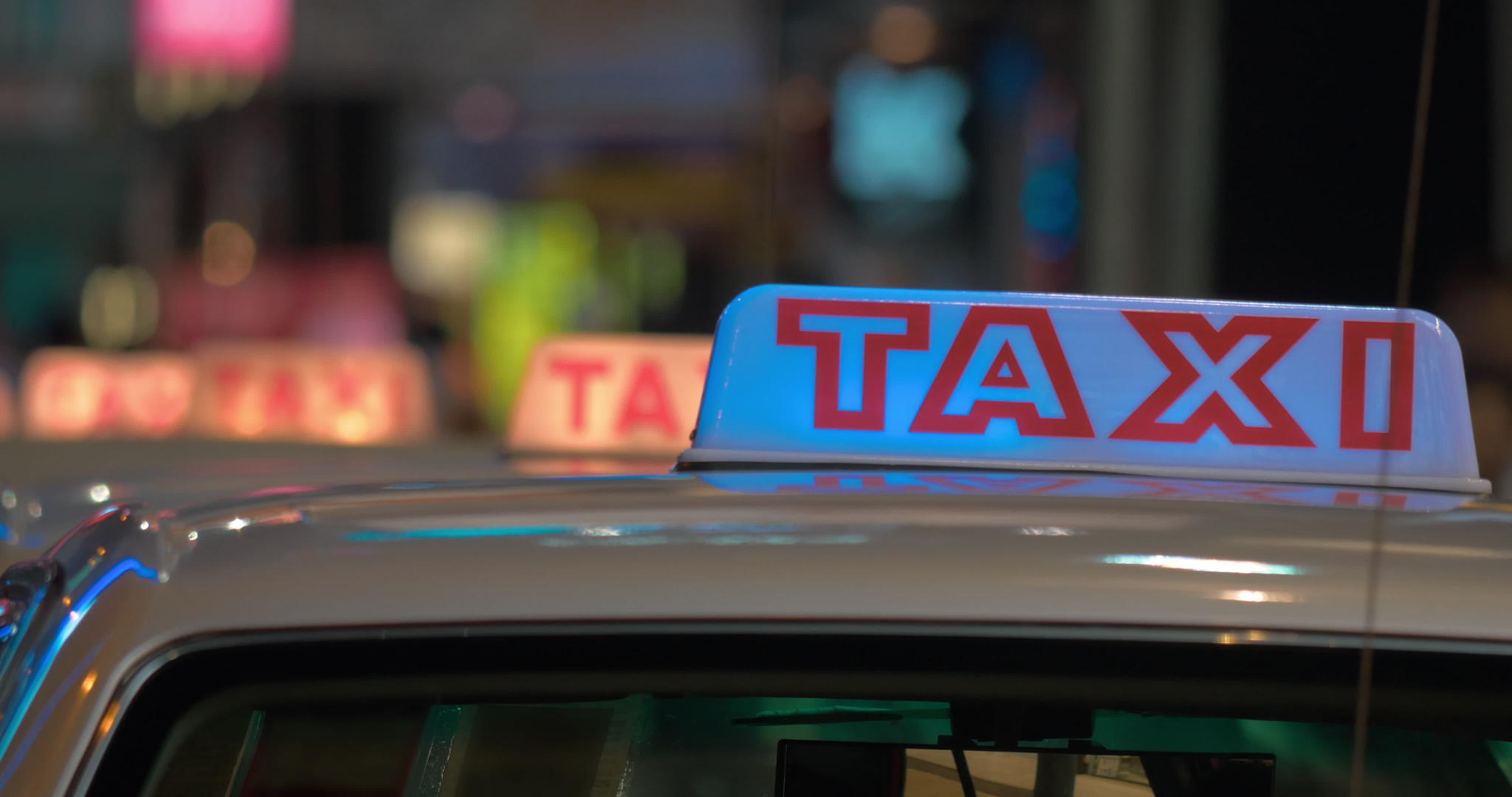 在香港和其他人的出租车上看到计程车牌视频的预览图