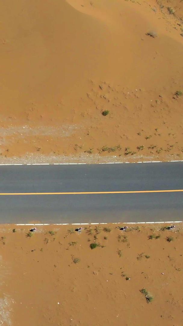 沙漠公路特写腾格里航拍视频的预览图
