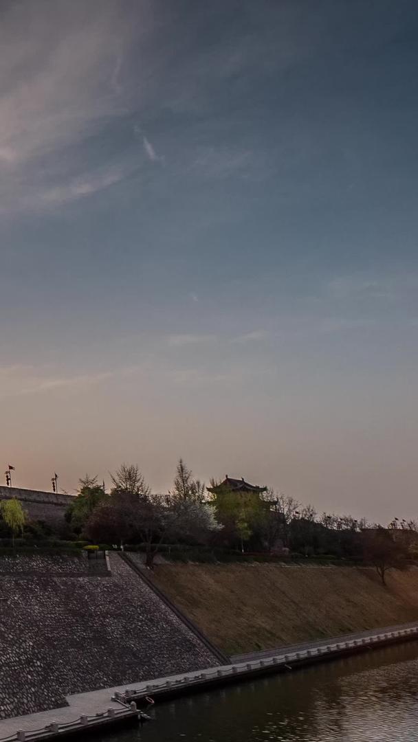 夕阳延迟的西安古城墙视频的预览图