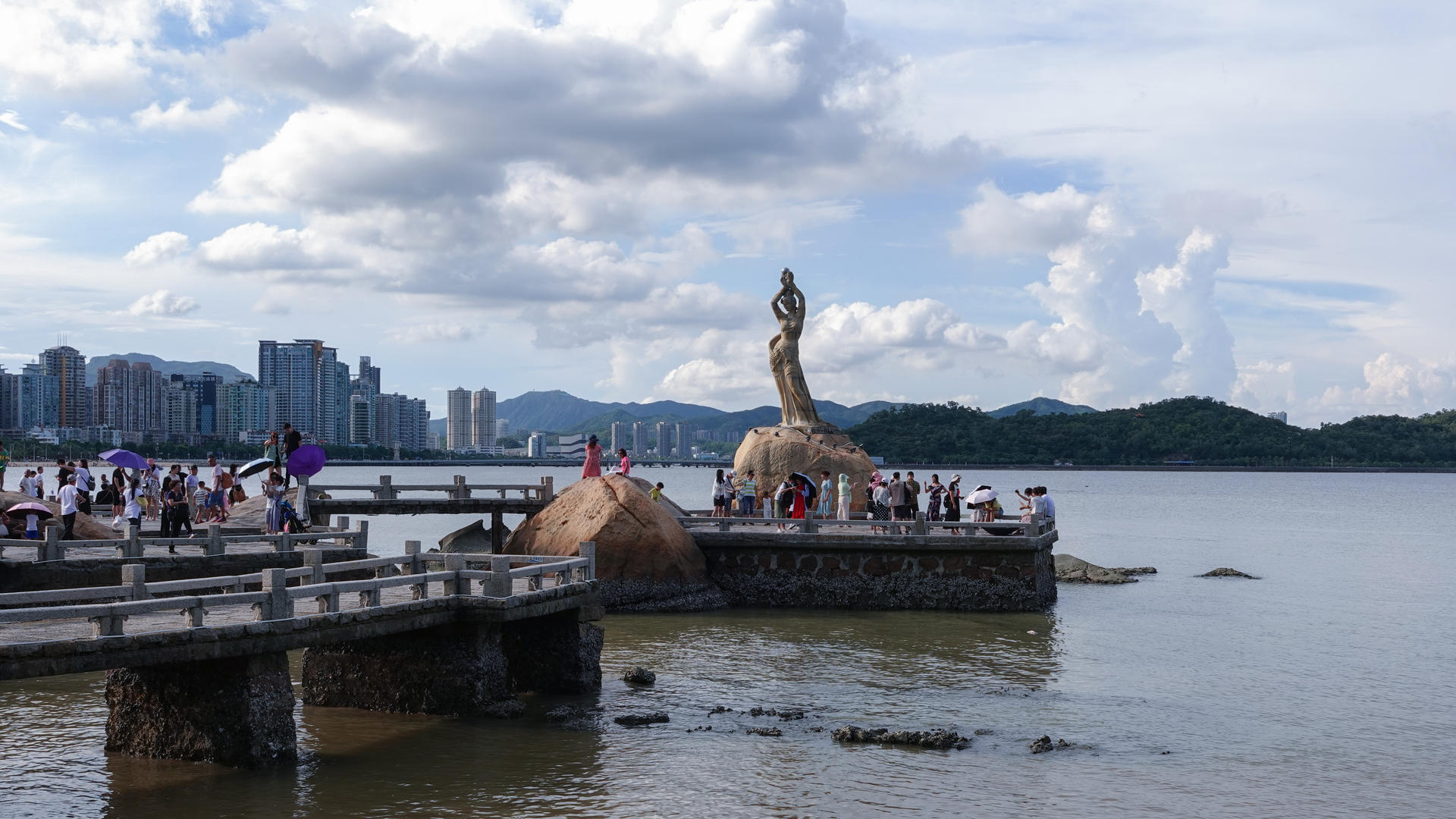 延时摄影5k素材珠海旅游海景天空流动的云视频的预览图